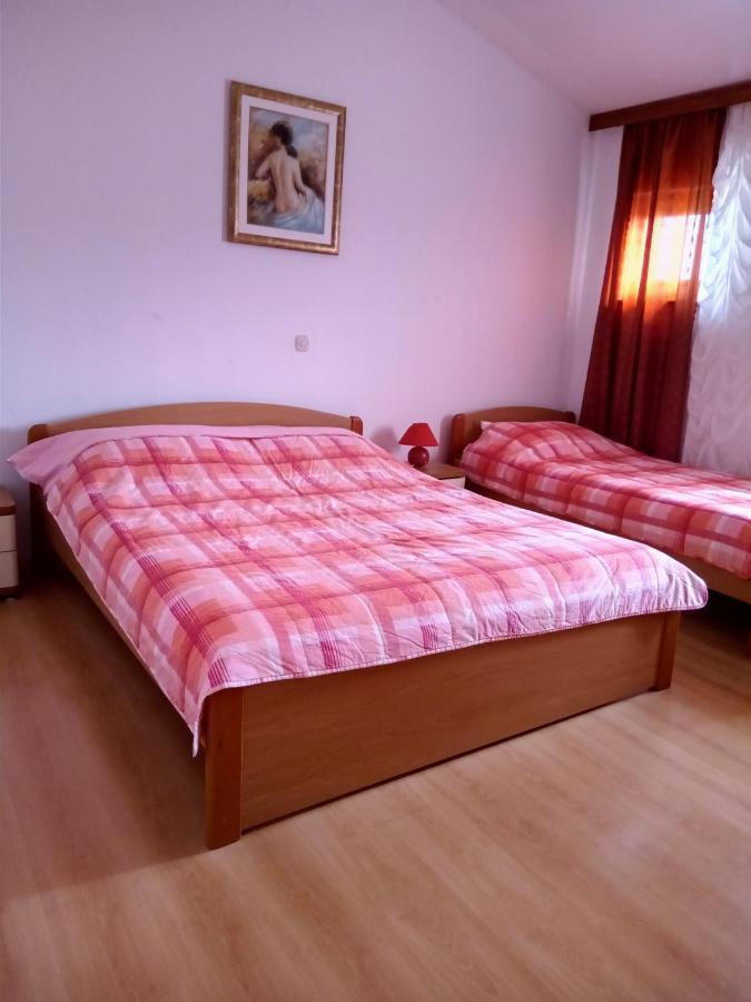 Apartmani Nikolina Ražanac Exteriér fotografie