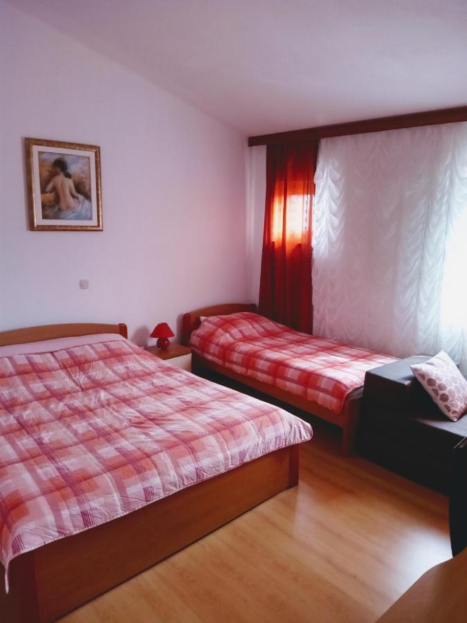Apartmani Nikolina Ražanac Exteriér fotografie